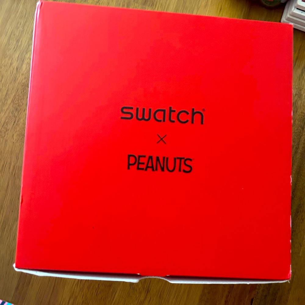 Swatch Peanuts Collection Chomp Watch and dog bowl set